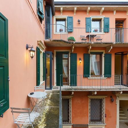 Domus Verona - Elegante Residenza Satiro Exterior foto